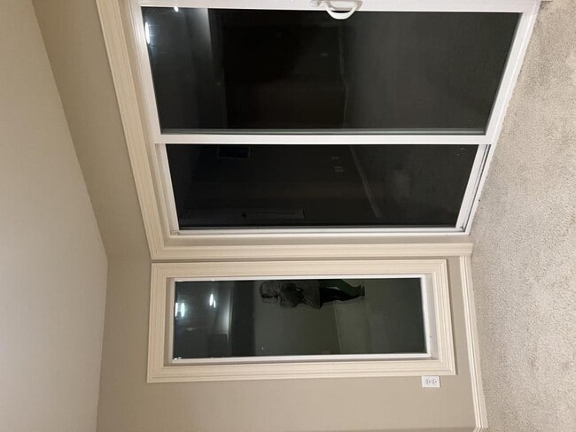 Building Photo - 15715 SE Bybee Dr