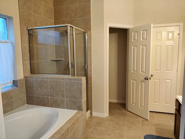 Building Photo - 3922 Camden Fields Ln