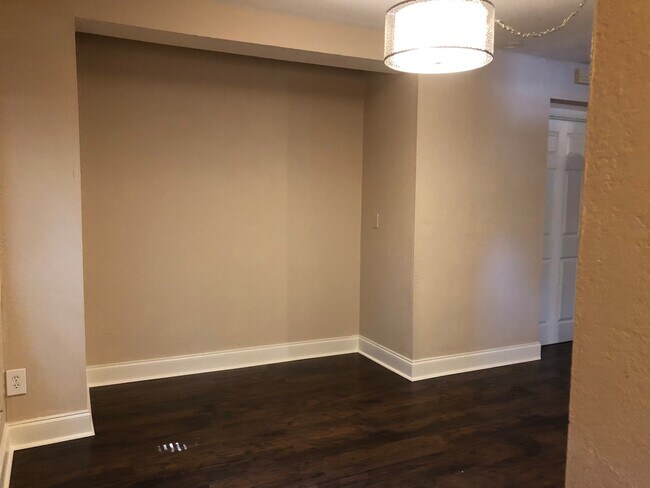 Building Photo - WONDERFUL 4 Bedroom/3 Bathroom Home in the Milk District!!!!!