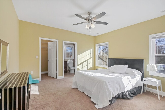 Building Photo - 624 US-29