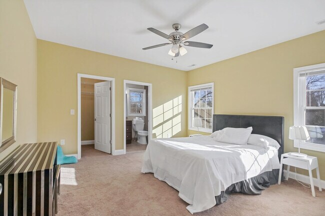 Building Photo - 624 U.S. 29-SI ID1395358P