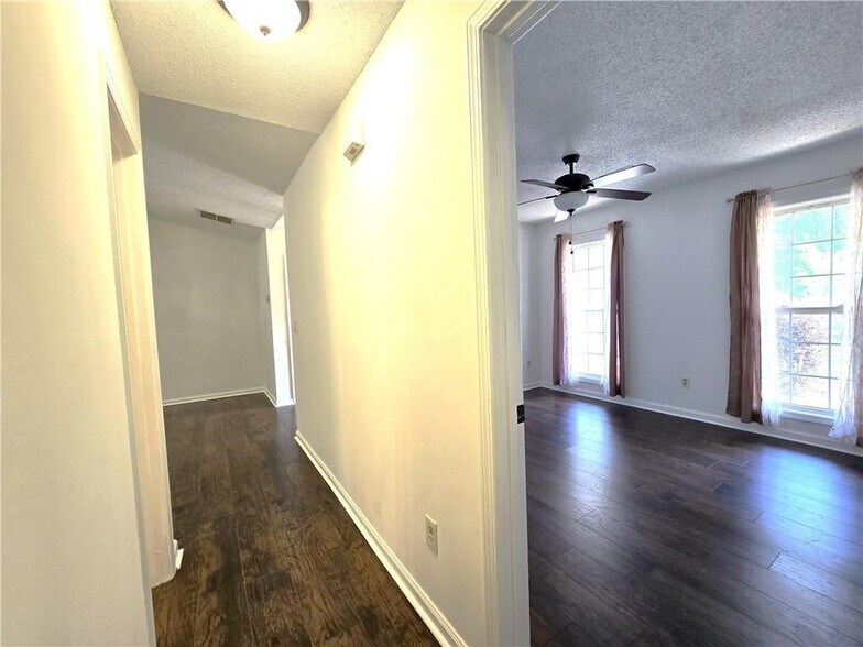 Building Photo - 245 Crofton Ridge
