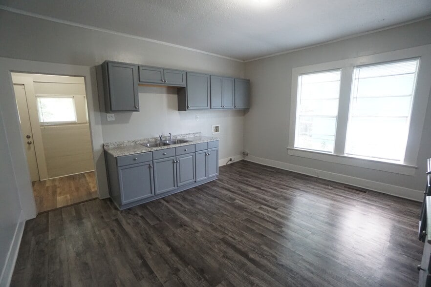 Building Photo - 4335 Jackson St