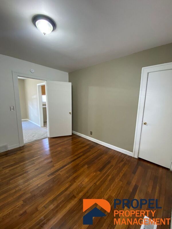 Building Photo - 157 E Bennett Ave