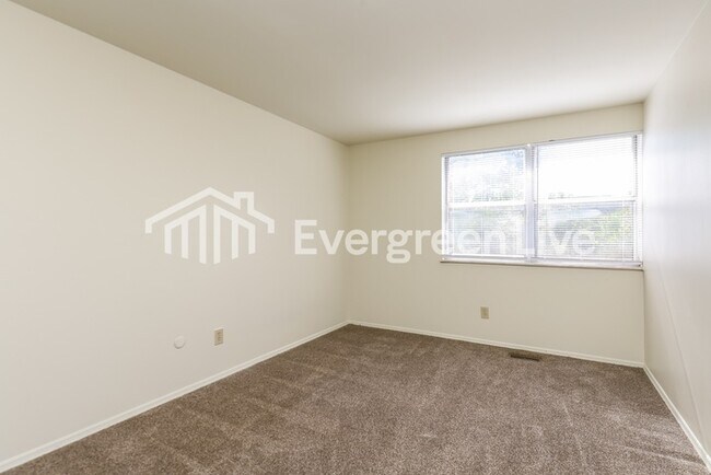 Building Photo - 7761 Mt Hood