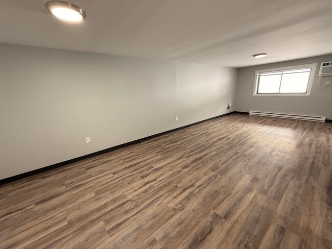 Building Photo - 95 Powers St