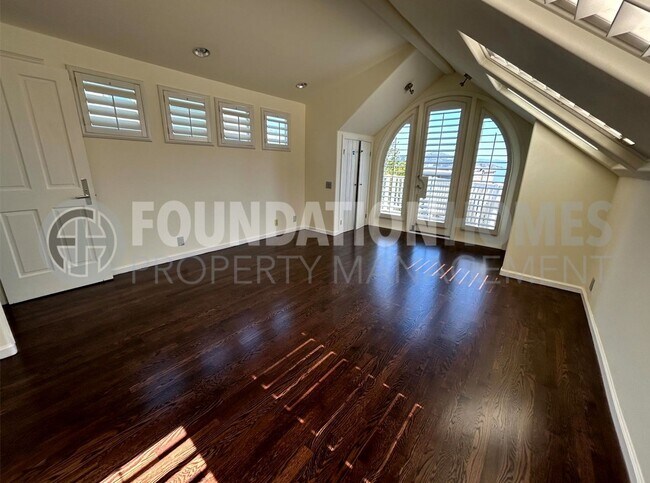 Building Photo - VIDEO - Fenced Yard in Hurricane Gulch - V...