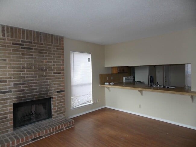 Building Photo - 8104 Dunn St