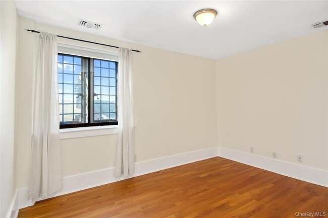 Building Photo - 403 Chateau Rive