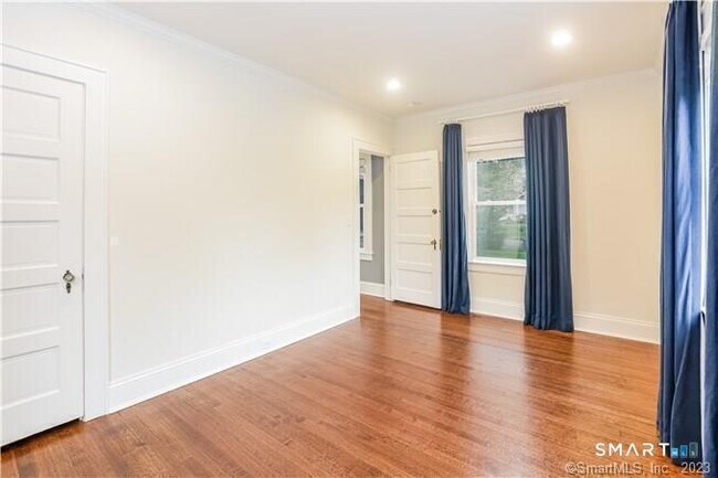 Building Photo - 456 White Oak Shade Rd