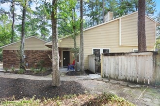 Building Photo - 15 Abbey Brook Pl
