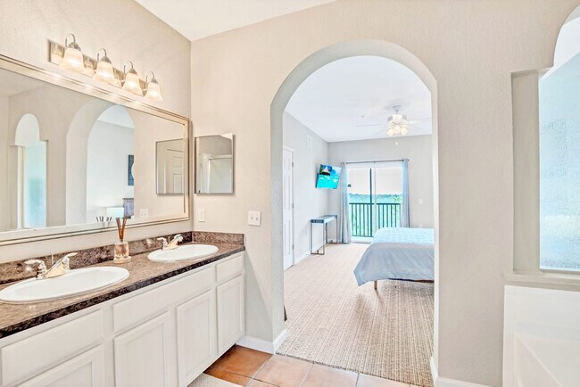 Building Photo - 14200 Avalon Rd