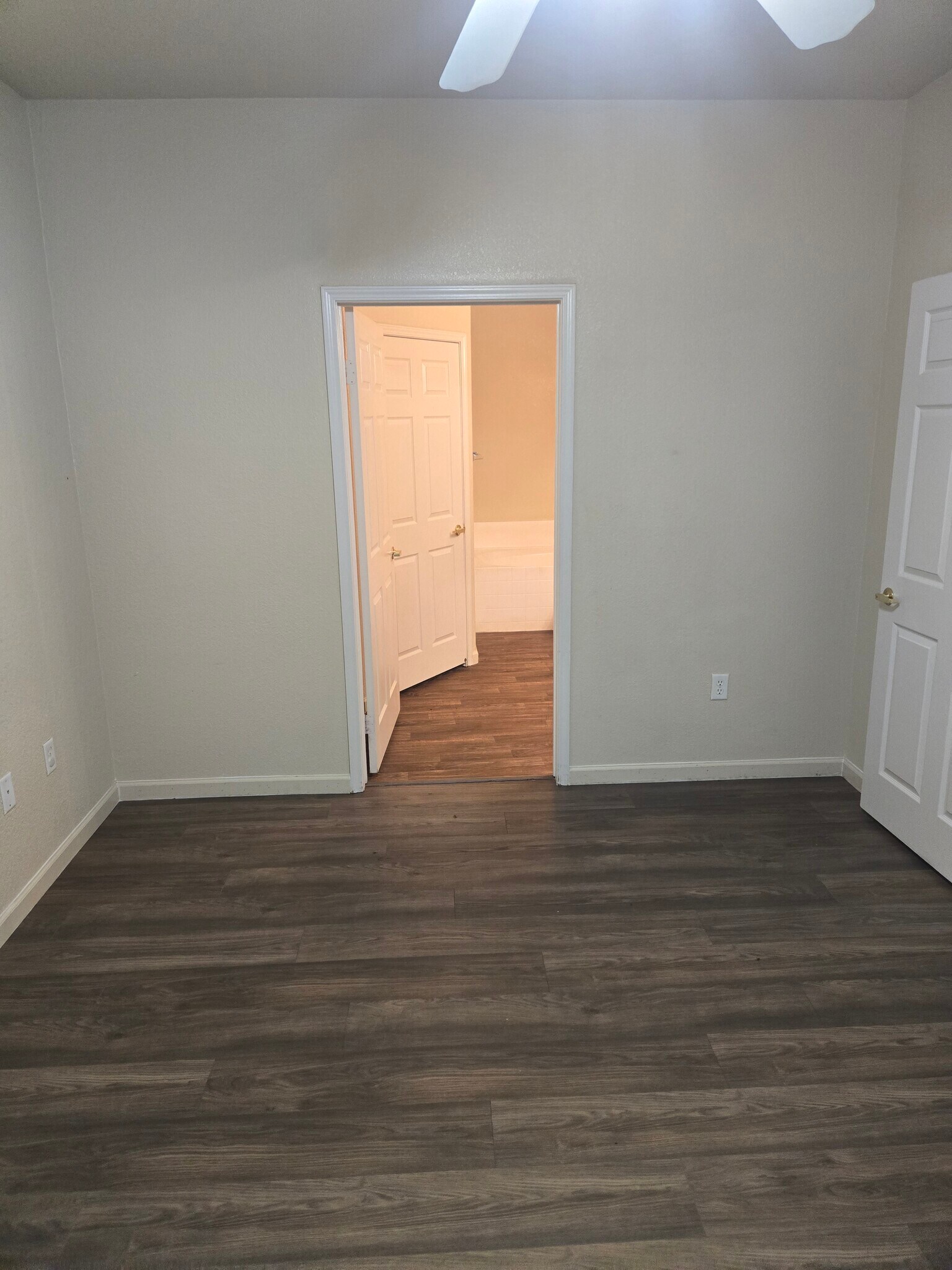 Building Photo - 10550 W Alexander Rd