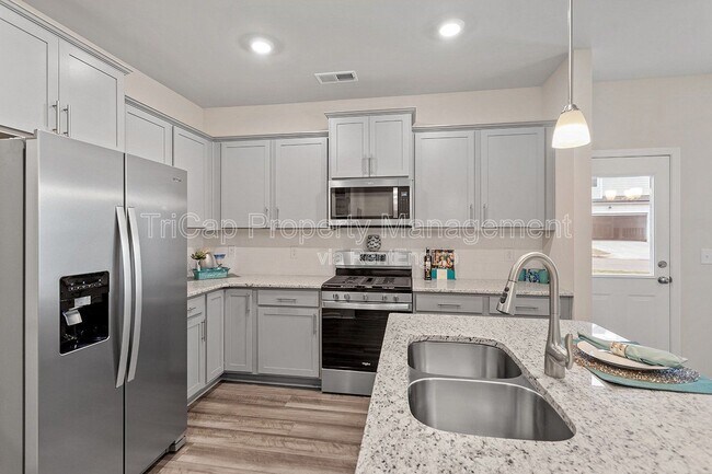 Building Photo - 416 Glen Clova Dr