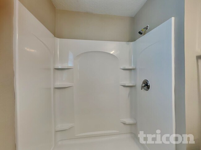 Building Photo - 1532 Wallace Manor Ave