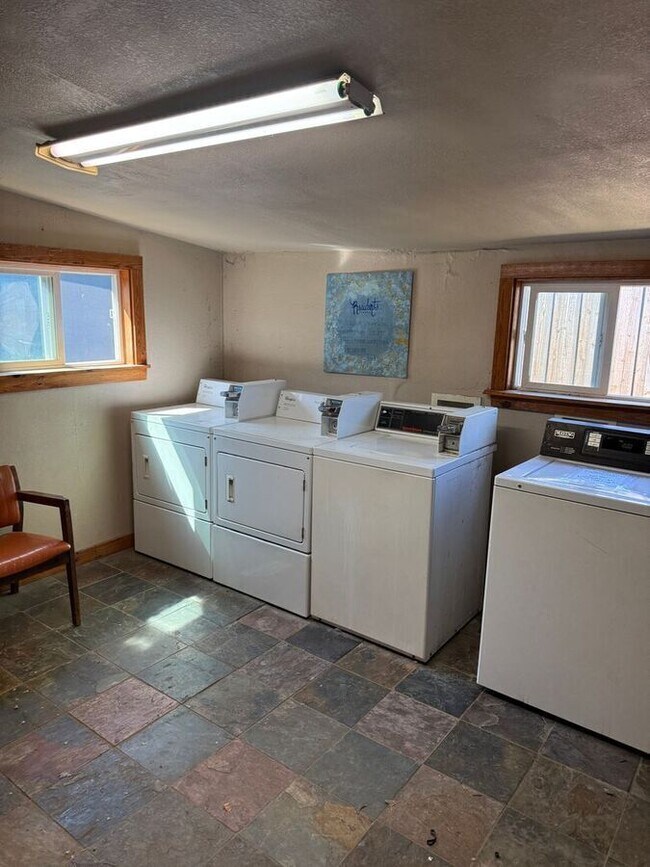 Building Photo - 1705 Chris Craft Dr