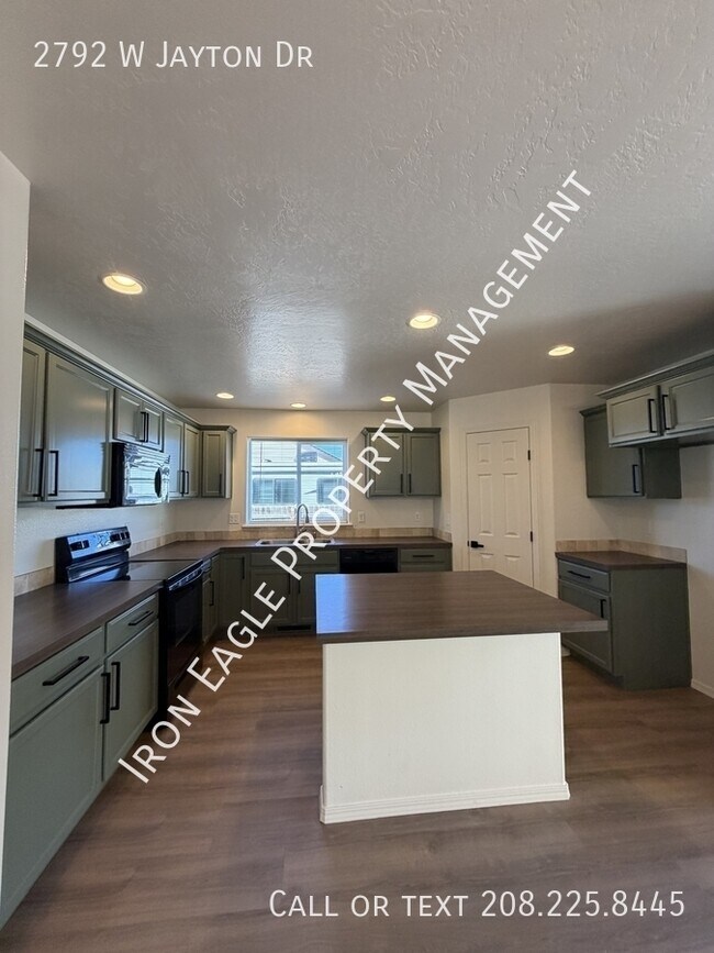 Building Photo - 2792 W Jayton Dr