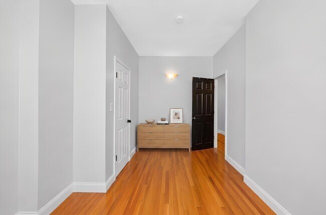 Building Photo - 881 Harrison Ave