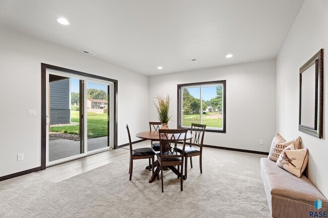 Building Photo - 1107 S Foss Ave