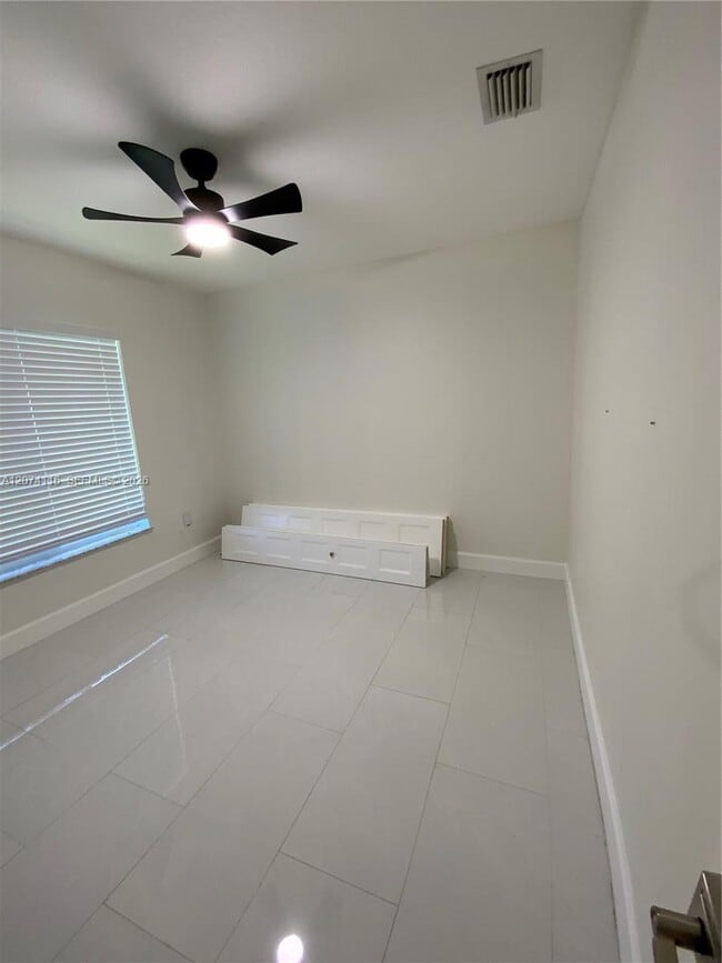 Building Photo - 30162 SW 159th Ave