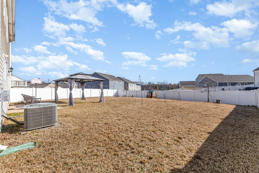 Building Photo - 7619 Nolen Farm Dr