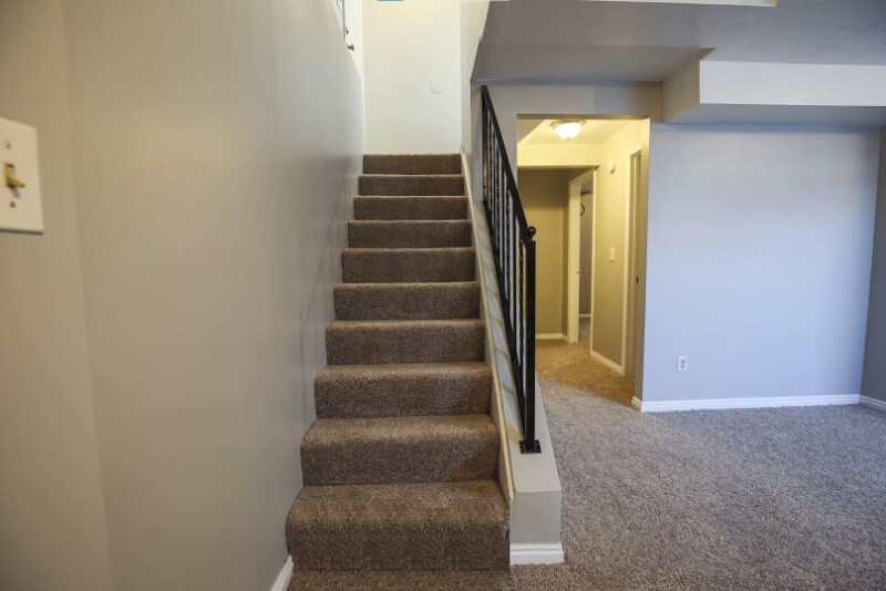 Building Photo - 8827 Pinion Ln