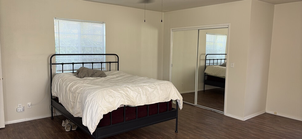 Building Photo - 2405 W Monterey Ave