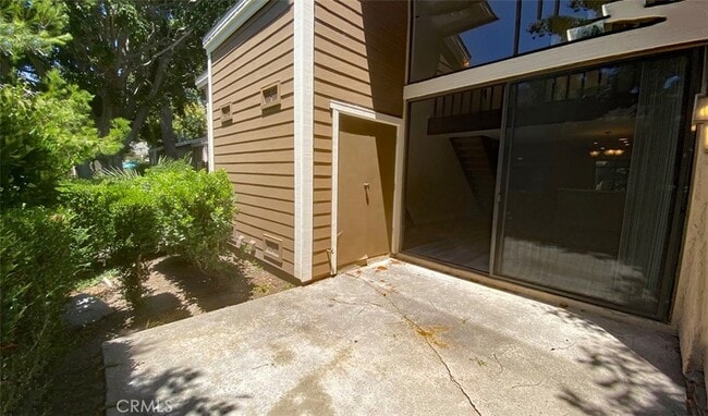 Building Photo - 80 Lakepines-