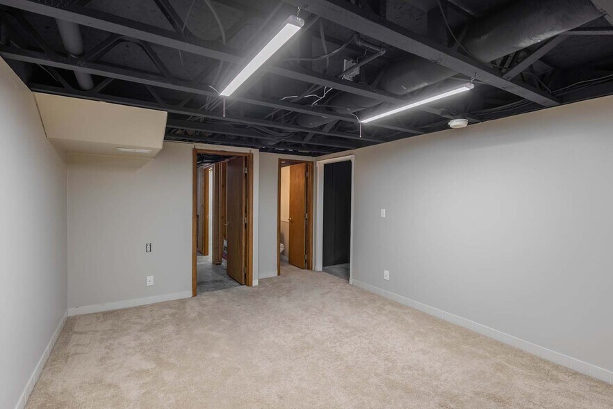 Building Photo - 188 Hawkins Ln