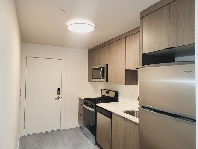 Building Photo - L0478-353 FAILING