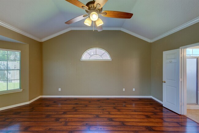Building Photo - 2610 Ledgebrook Ln