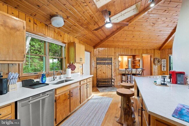 Building Photo - 116 Mossy Rock Ln