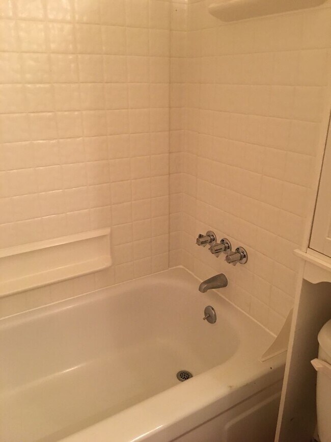 Building Photo - SINGLE STORY CONDO LOCATED IN NORTHEAST DAVIS