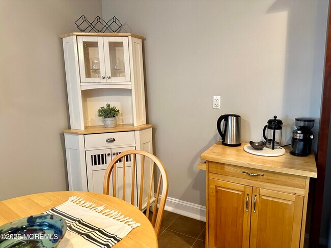 Building Photo - 500 Deal Lake Dr