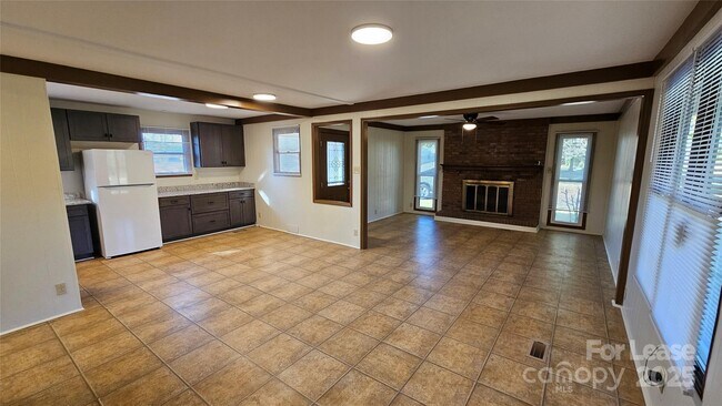 Building Photo - 5040 Pless Rd