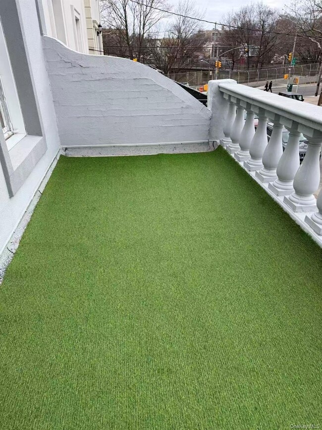 Building Photo - 643 72nd St