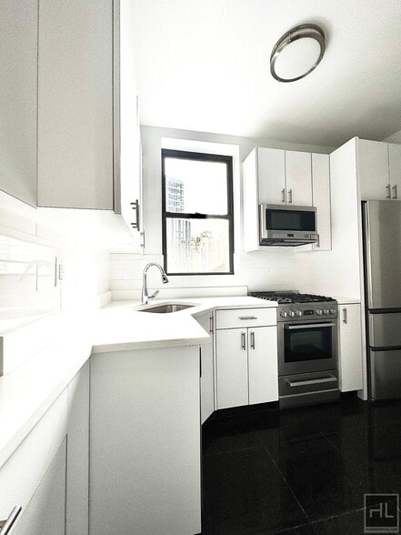 Building Photo - WEST 72 STREET