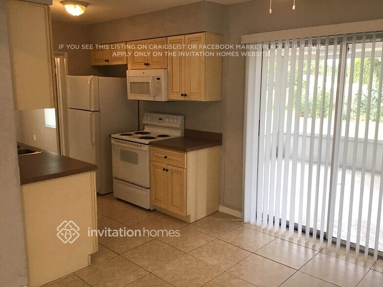 Building Photo - 4059 28th Ave N