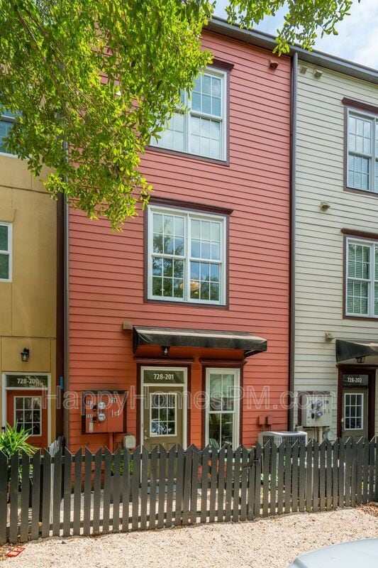 Building Photo - 728 S Shelmore Blvd