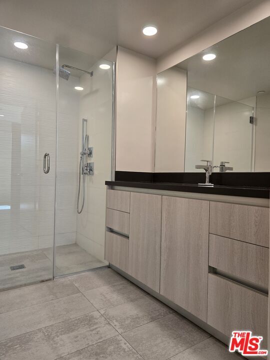Building Photo - 740 Ridgeley Dr