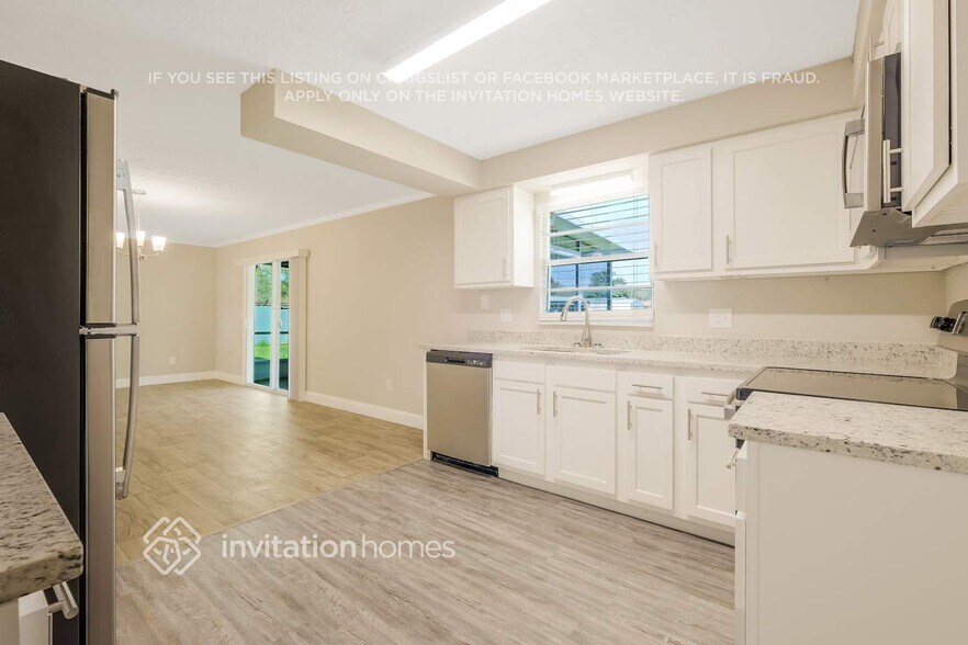 Building Photo - 3537 Fortuna Dr