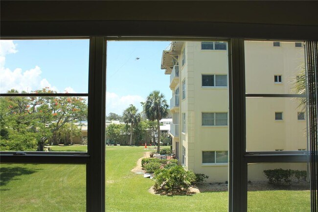 Building Photo - 3810 Gulf of Mexico Dr