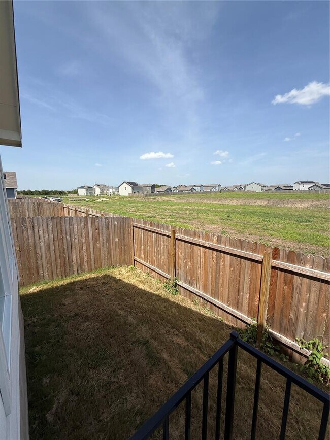 Building Photo - 228 Basalt Dr