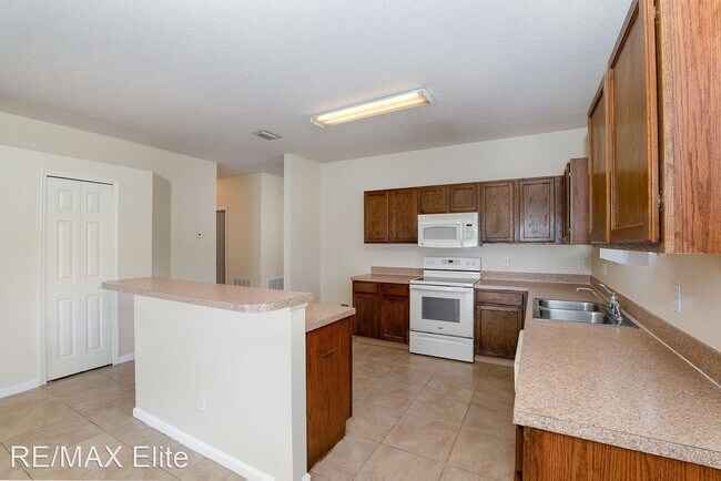 Building Photo - 3 br, 2 bath House - 822 Cressa Cir