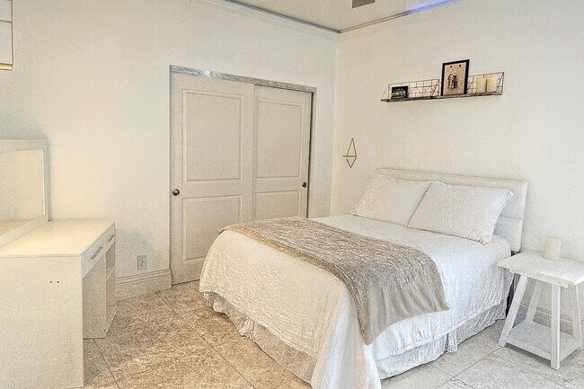 Building Photo - 132 Thornton Dr