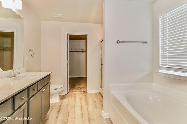 Building Photo - 8426 Gateway Run Rd