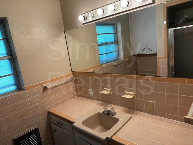 Building Photo - 214 Brookhaven Terrace