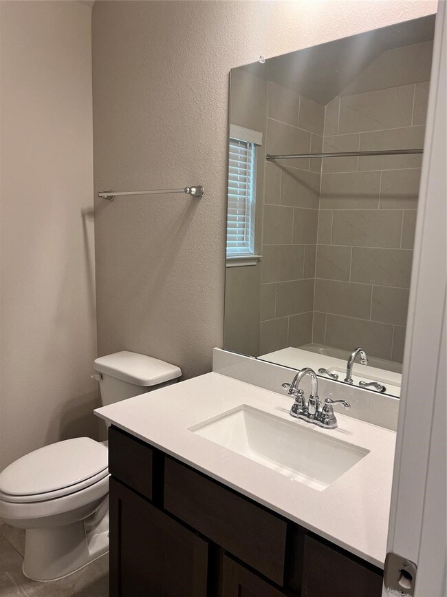 Building Photo - 8420 Int'l Fls Dr