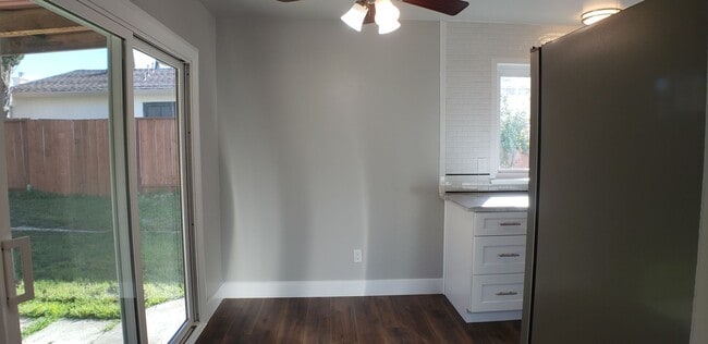 Building Photo - Freshly remodeled 3 bedroom, 1 bath home