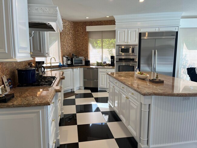Building Photo - 48295 Alder Ln